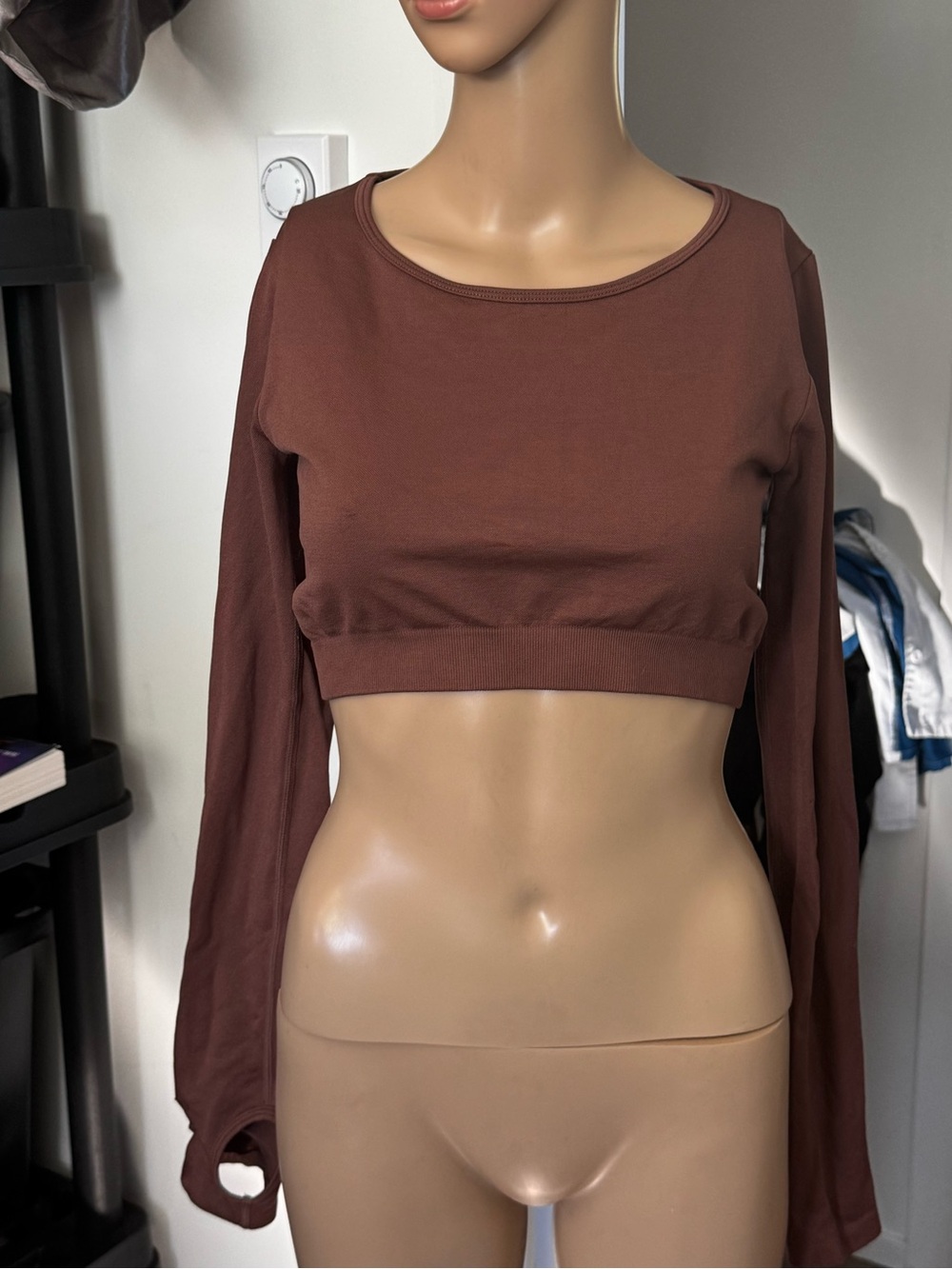 Crop Long-Sleeve Top in Deep Brown Size Large Sleeve finger holes